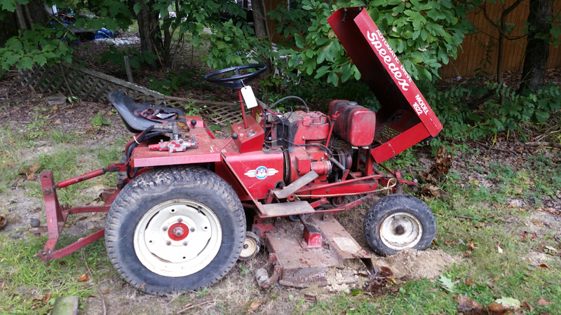 Illustration for article titled Lawn Tractorlopnik